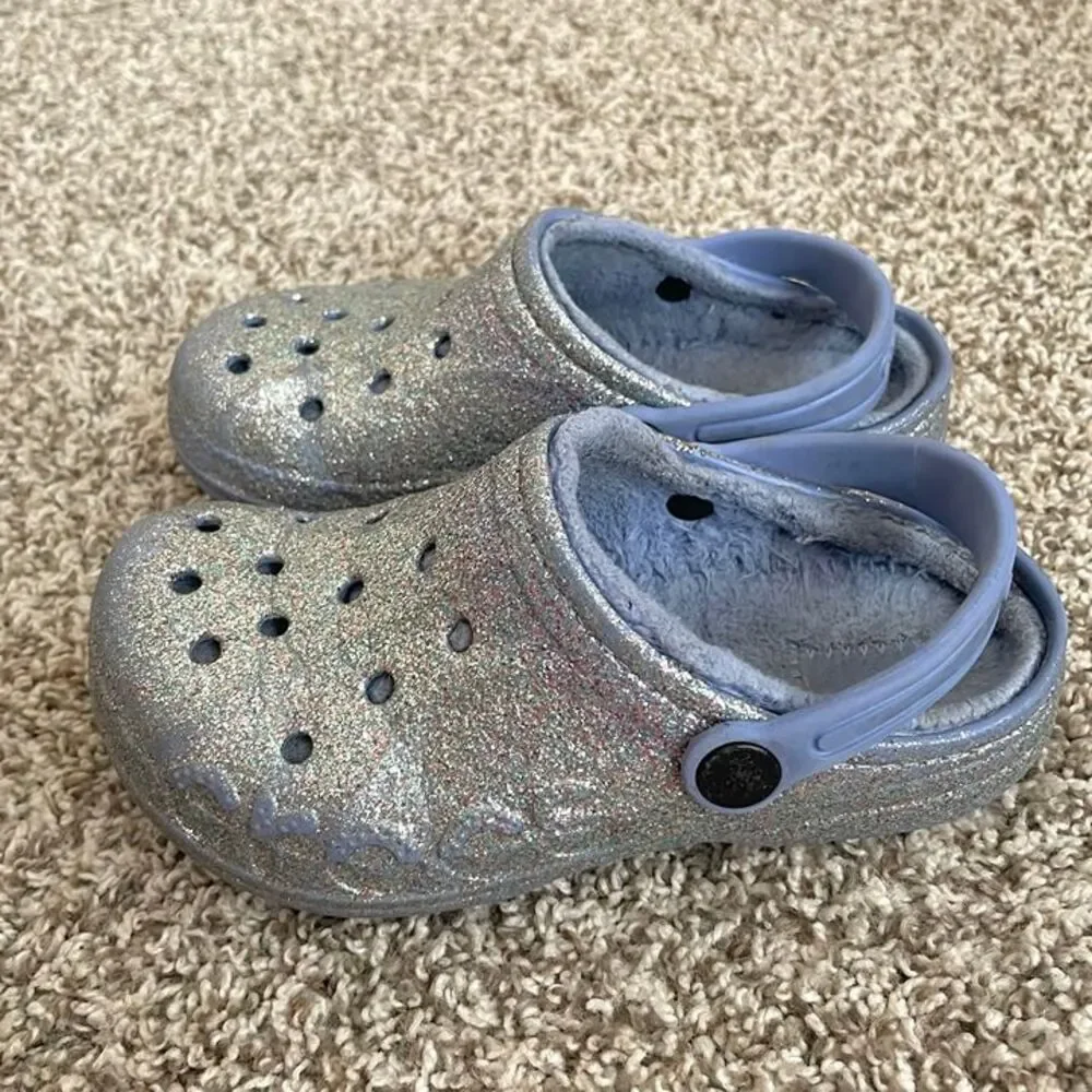 Size 1 / Girls Lined Crocs